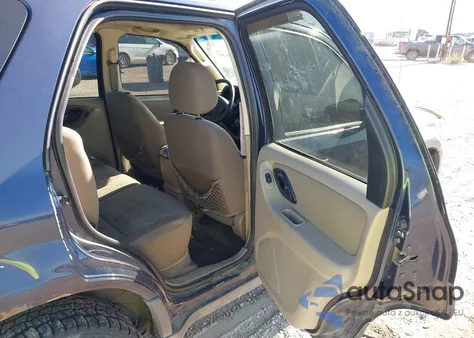 2004 Ford Escape Xlt z USA, uszkodzony, nr VIN 1FMYU93124KA18764